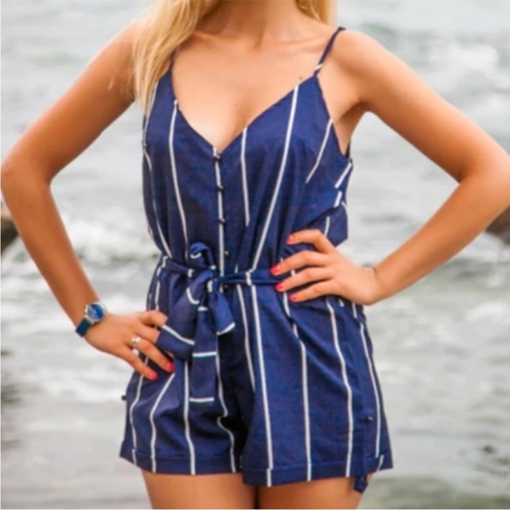 ZAFUL Striped Belted Spaghetti Strap Romper NWT size Large - Picture 2 of 6